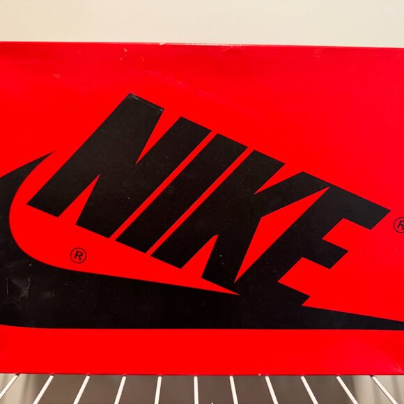 Jordan 1 Retro High NC to Chi (Women's) - Picture 6 of 6